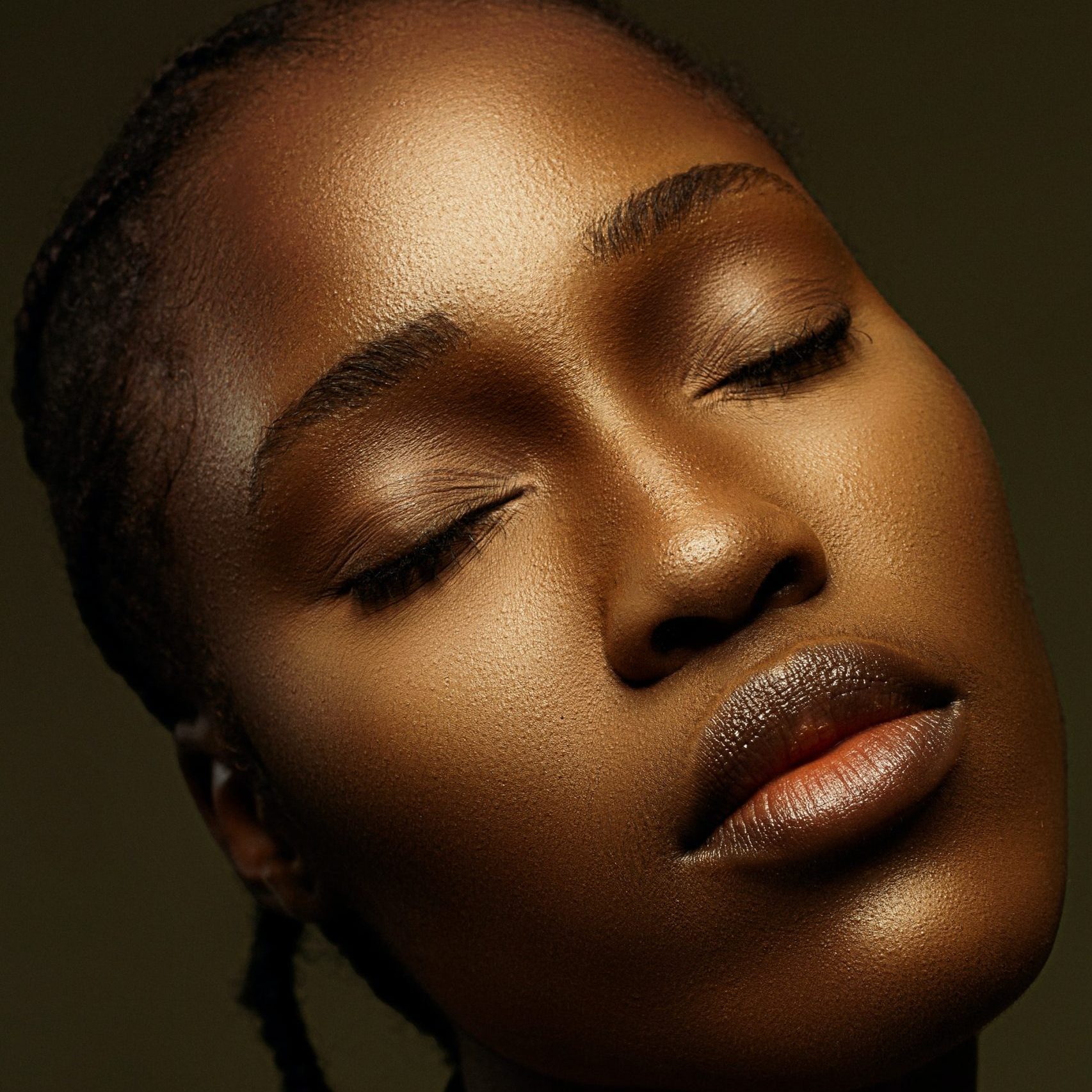 dark skinned woman beauty